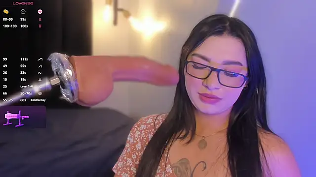 Snapshot of Juli_Casanova chatting on December 5, 2025, 11:30 am Juli Casanova online show from December 5, 2025, 11:30 am