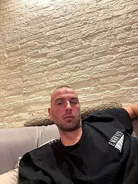 Rotteei1 online show from October 26, 2025, 8:04 pm