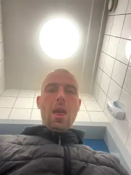 Rotteei1 online show from November 13, 2025, 12:37 pm