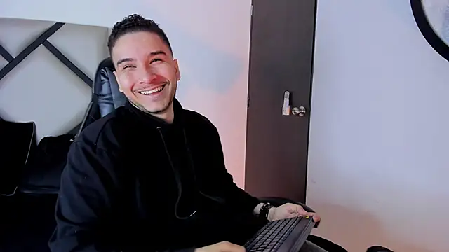 mike 257 online show from October 25, 2025, 12:13 pm