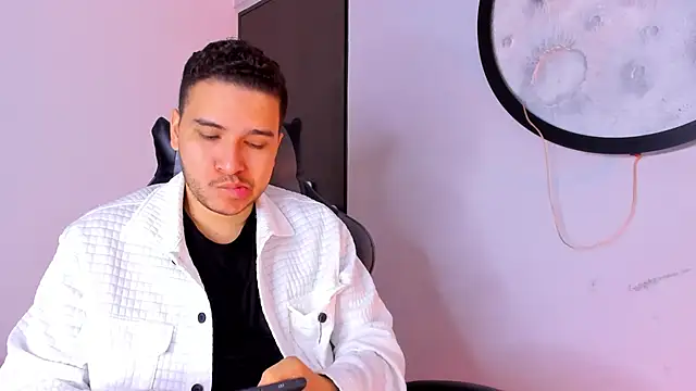 mike 257 online show from November 11, 2025, 11:54 am