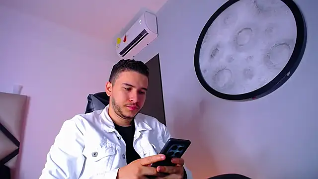 mike 257 online show from December 2, 2025, 11:48 am