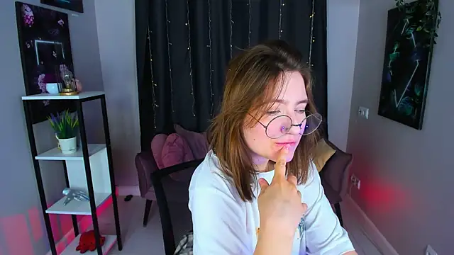 Snapshot of fairy_tara chatting on October 22, 2025, 6:35 am fairy tara online show from October 22, 2025, 6:35 am