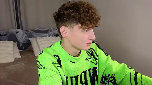 Snapshot of crisp1n chatting on November 2, 2025, 3:14 pm crisp1n online show from November 2, 2025, 3:14 pm