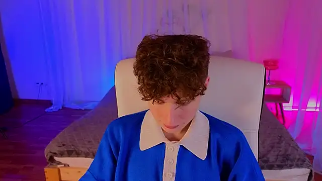 Snapshot of crisp1n chatting on November 9, 2025, 4:27 pm crisp1n online show from November 9, 2025, 4:27 pm