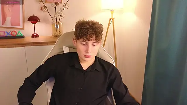 Snapshot of crisp1n chatting on November 14, 2025, 6:50 pm crisp1n online show from November 14, 2025, 6:50 pm