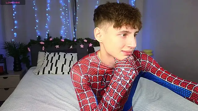 Snapshot of crisp1n chatting on December 3, 2025, 2:48 pm crisp1n online show from December 3, 2025, 2:48 pm