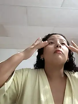 chikis12  online show from December 13, 2025, 7:53 pm