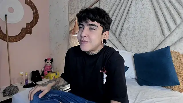 SantiOlsen online show from November 12, 2025, 12:38 pm