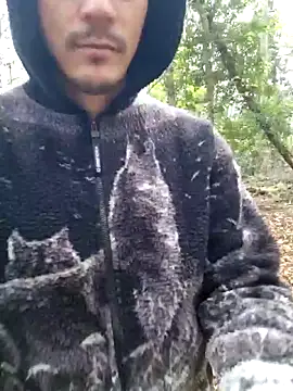 bbyxklaus online show from November 8, 2025, 1:22 pm