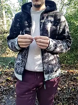 bbyxklaus online show from November 21, 2025, 12:59 pm