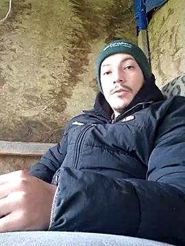 bbyxklaus online show from November 22, 2025, 12:37 pm