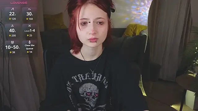 Snapshot of _L_o_r_r_y_ chatting on November 17, 2025, 2:01 pm L o r r y online show from November 17, 2025, 2:01 pm