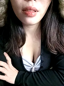 Snapshot of Fish_yellow chatting on November 2, 2025, 3:14 pm Fish yellow online show from November 2, 2025, 3:14 pm