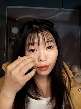 Snapshot of Fish_yellow chatting on November 3, 2025, 7:04 pm Fish yellow online show from November 3, 2025, 7:04 pm