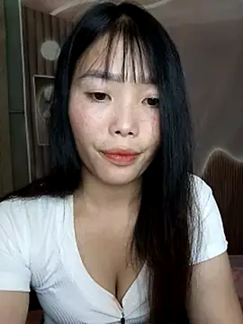 Snapshot of Fish_yellow chatting on November 4, 2025, 7:07 am Fish yellow online show from November 4, 2025, 7:07 am