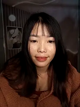 Snapshot of Fish_yellow chatting on November 4, 2025, 8:19 pm Fish yellow online show from November 4, 2025, 8:19 pm