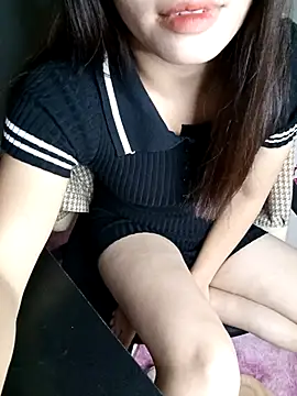 Snapshot of Fish_yellow chatting on November 17, 2025, 11:38 am Fish yellow online show from November 17, 2025, 11:38 am