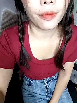 Snapshot of Fish_yellow chatting on November 18, 2025, 1:11 am Fish yellow online show from November 18, 2025, 1:11 am