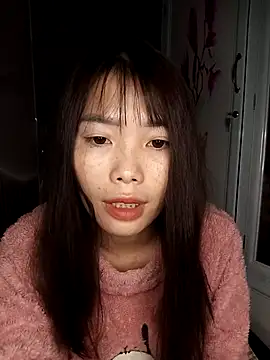 Snapshot of Fish_yellow chatting on November 18, 2025, 10:14 pm Fish yellow online show from November 18, 2025, 10:14 pm