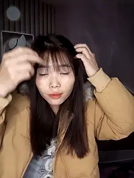 Snapshot of Fish_yellow chatting on November 22, 2025, 10:31 pm Fish yellow online show from November 22, 2025, 10:31 pm