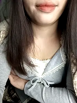 Snapshot of Fish_yellow chatting on November 23, 2025, 10:42 pm Fish yellow online show from November 23, 2025, 10:42 pm