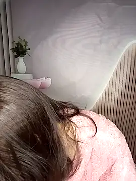 Snapshot of Fish_yellow chatting on November 28, 2025, 8:55 pm Fish yellow online show from November 28, 2025, 8:55 pm