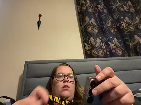 Scarletcum22 online show from November 5, 2025, 7:41 am