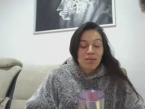 roma22honey online show from October 19, 2025, 5:57 pm