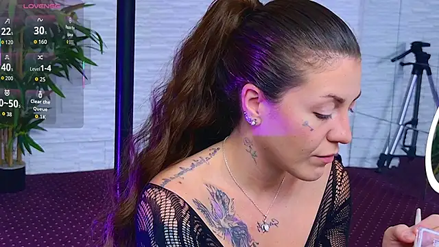 IvorySwan online show from November 15, 2025, 5:49 am