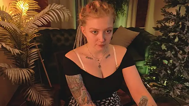 Kiki shay online show from December 4, 2025, 1:53 pm