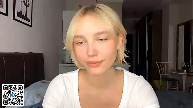 Snapshot of MelodyImam chatting on October 24, 2025, 4:47 pm MelodyImam online show from October 24, 2025, 4:47 pm