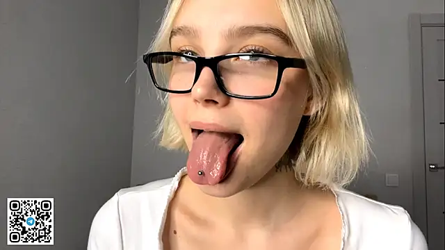 Snapshot of MelodyImam chatting on November 19, 2025, 2:50 pm MelodyImam online show from November 19, 2025, 2:50 pm