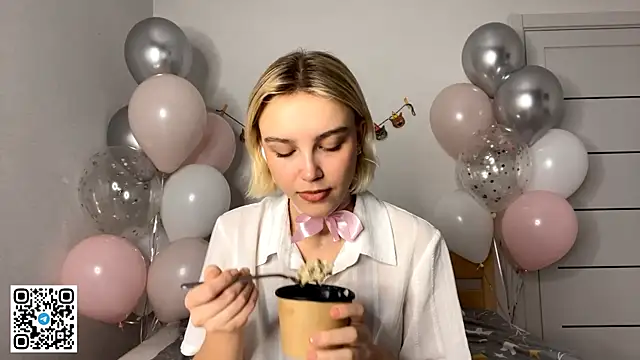 Snapshot of MelodyImam chatting on November 20, 2025, 3:45 pm MelodyImam online show from November 20, 2025, 3:45 pm