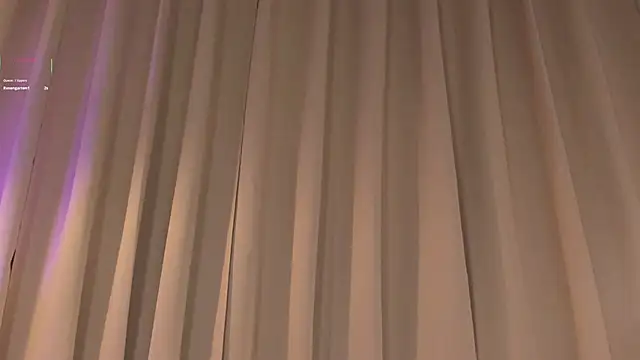 Lovely queens  online show from October 30, 2025, 4:19 pm