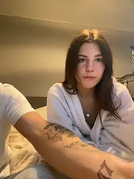 Brunnettebabe007 online show from November 4, 2025, 3:27 am