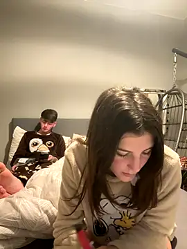 Brunnettebabe007 online show from November 26, 2025, 11:50 pm