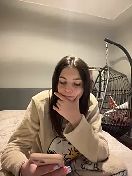 Brunnettebabe007 online show from November 27, 2025, 11:51 pm