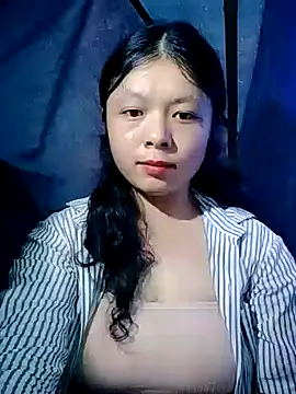 Snapshot of lisa-bae00 chatting on November 9, 2025, 10:02 am lisa-bae00 online show from November 9, 2025, 10:02 am