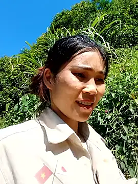 Snapshot of Bear_bear0 chatting on October 27, 2025, 3:21 am Bear bear0 online show from October 27, 2025, 3:21 am