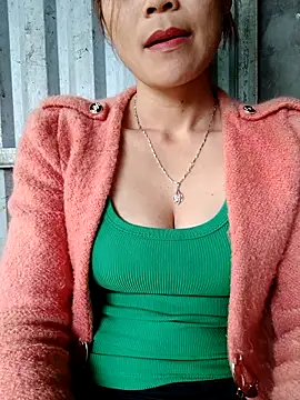 Snapshot of Bear_bear0 chatting on November 1, 2025, 12:23 am Bear bear0 online show from November 1, 2025, 12:23 am