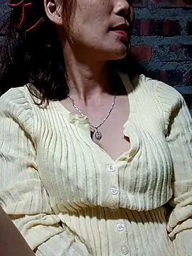 Snapshot of Bear_bear0 chatting on November 8, 2025, 2:06 pm Bear bear0 online show from November 8, 2025, 2:06 pm