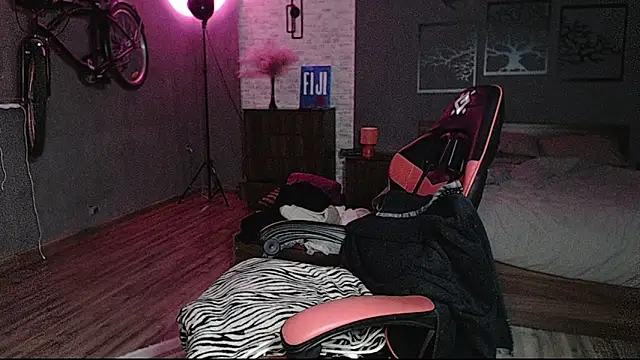 AuroraKeepFuck online show from November 7, 2025, 12:32 am