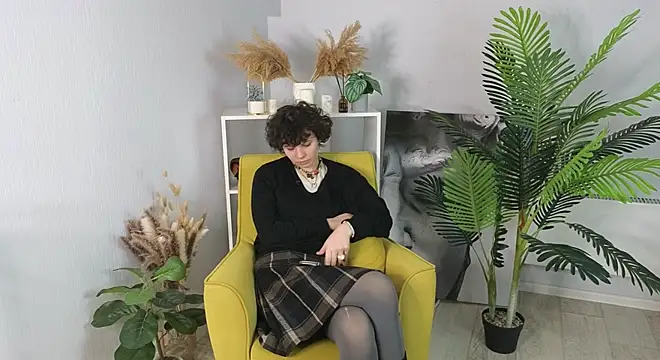 Snapshot of PhebeCharron chatting on October 22, 2025, 8:03 am PhebeCharron online show from October 22, 2025, 8:03 am