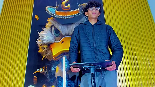 Sex Boy 33  online show from October 20, 2025, 2:17 pm