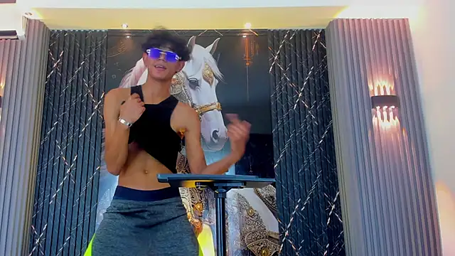 Sex Boy 33  online show from November 7, 2025, 7:25 pm