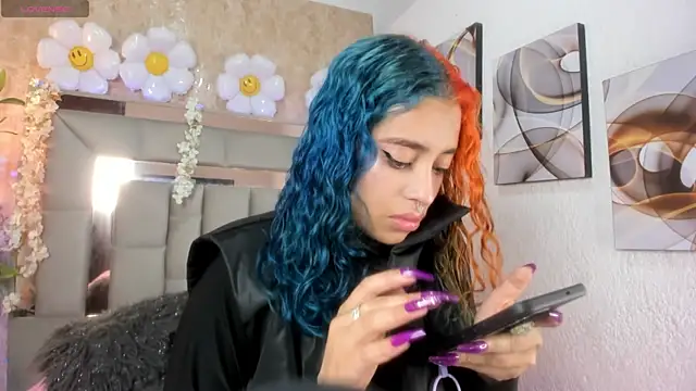 Cristall ravven online show from October 28, 2025, 1:58 pm