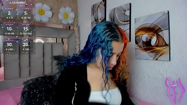 Cristall ravven online show from November 7, 2025, 3:01 pm