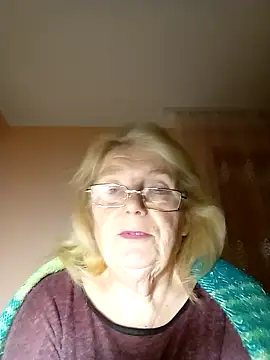 AmyLove353 online show from November 6, 2025, 4:02 am