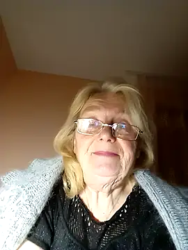 AmyLove353 online show from November 9, 2025, 9:24 pm